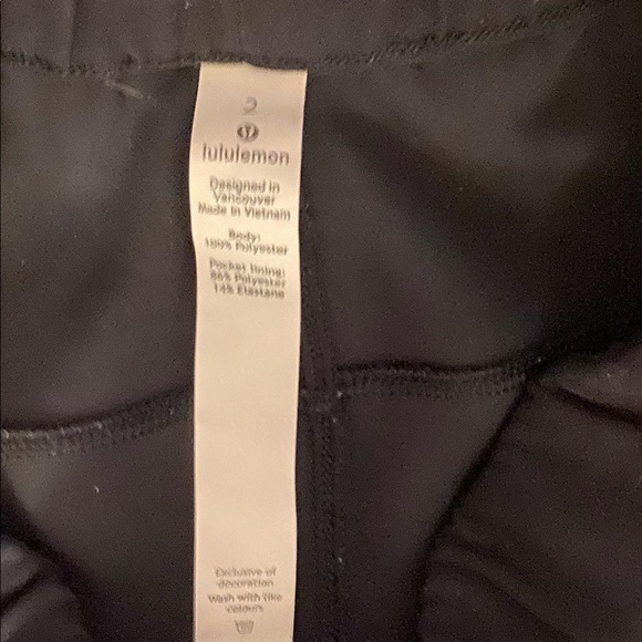 Lululemon on the fly shorts - Picture 3 of 3